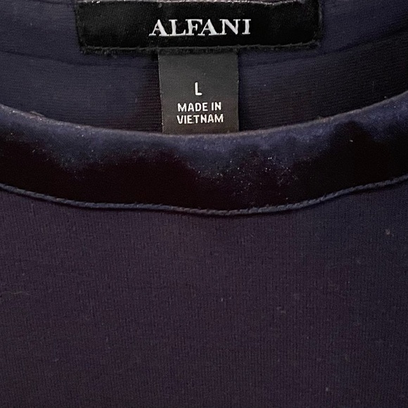 Alan size m  satin edged navy shaft sleeve top - Picture 1 of 2